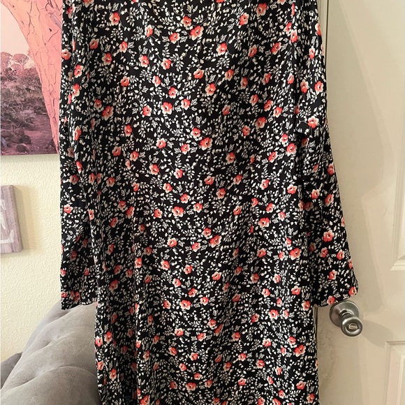Pretty Little Things Plus Size Womens feminine floral dress with slits size 16 - Picture 14 of 14